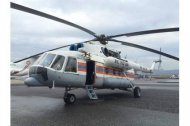 Вертолет МЧС России эвакуирует двух больных детей в Веденском районе Чечни