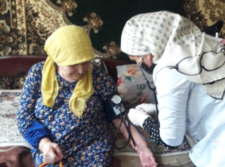 ЧЕЧНЯ. Волонтеры навестили пожилых людей в Веденском районе