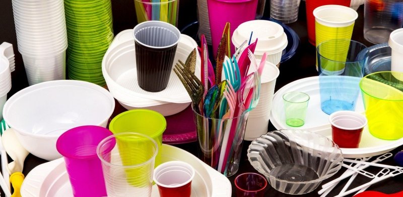Минприроды предложило запретить в России 28 видов товаров из пластика