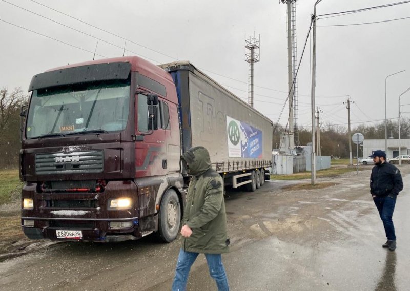 ЧЕЧНЯ. Республика отправила жителям Донбасса 20 тонн цемента