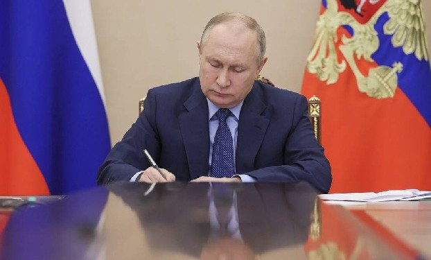 Путин утвердил уголовную ответственность за фейки о действиях ВС России