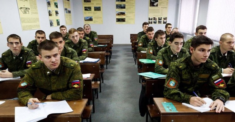 КРЫМ. Военный комиссариат города Керчь и Ленинского района извещает о возможности поступления в 2022 году юношей и девушек в высшие военно-учебные заведения