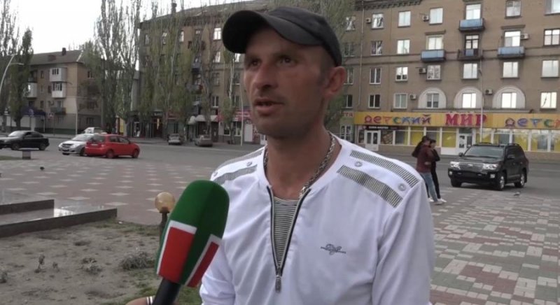 УКРАИНА. Житель Мелитополя: Благодаря чеченцам людям есть что кушать