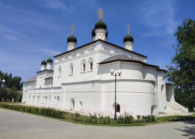 АСТРАХАНЬ. В Астраханском кремле после реставрации открылся Троицкий храм