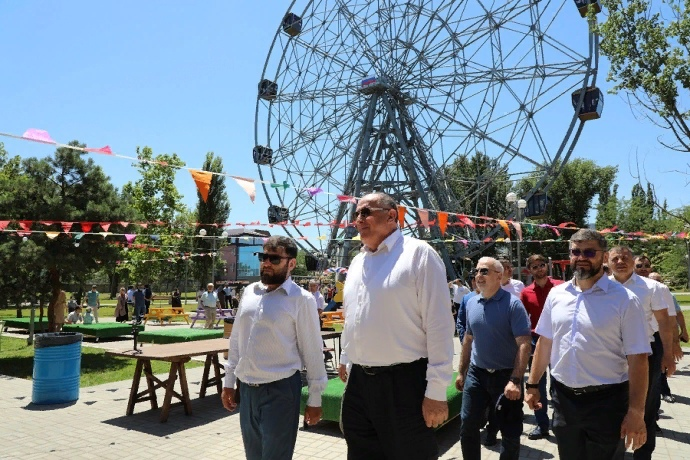 ДАГЕСТАН. В Махачкале заработало новое 50-метровое колесо обозрения