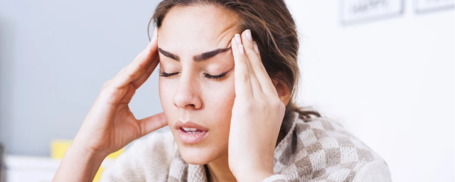 Невролог Сергеев рассказал, как не допустить развития хронических головных болей