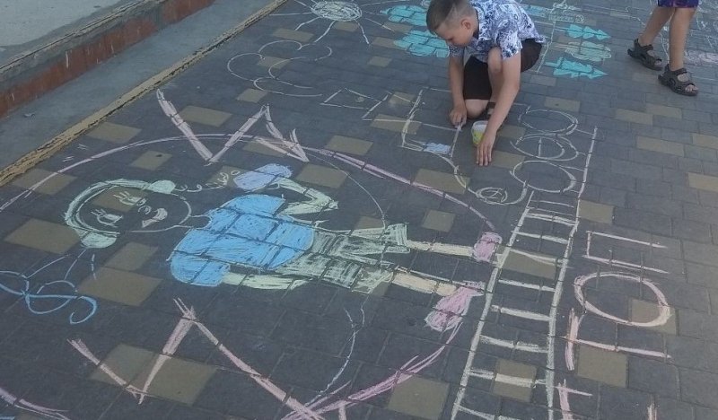 АСТРАХАНЬ. Астраханские железнодорожники провели конкурс детских рисунков