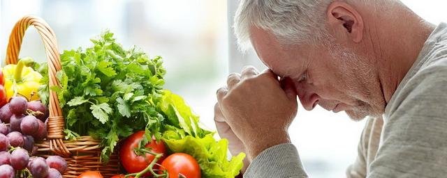 Диетологи назвали пищевые привычки, провоцирующие развитие деменции