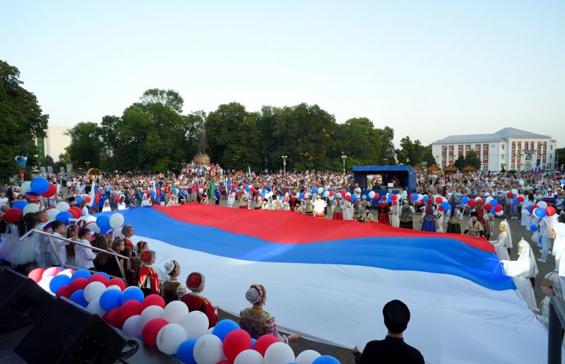 АДЫГЕЯ. В Адыгее отпраздновали День государственного флага Российской Федерации
