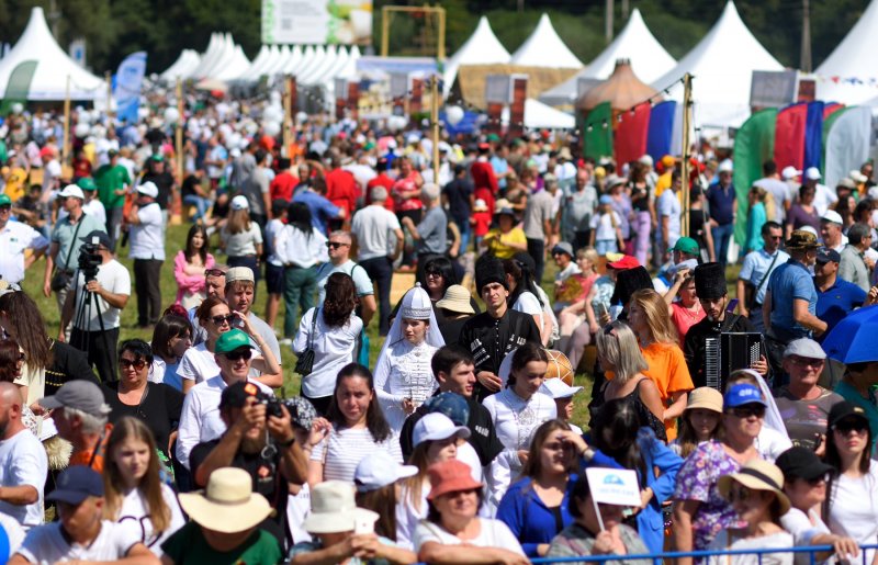 АДЫГЕЯ. В горах Адыгеи проходит двухдневный фестиваль адыгейского сыра