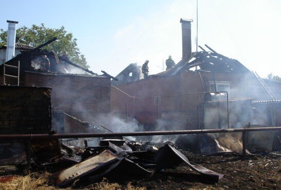 РОСТОВ. В  области дотла сгорело бесхозное здание.