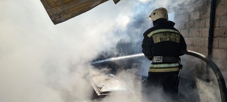 ВОЛГОГРАД. В области около полигона огонь уничтожил шесть домов