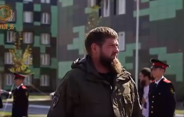 ЧЕЧНЯ. Р. Кадыров посетил в Ханкале место дислокации нового полка «Север-Ахмат» и батальонов «Ахмат»: "Юг", "Восток" и "Запад"