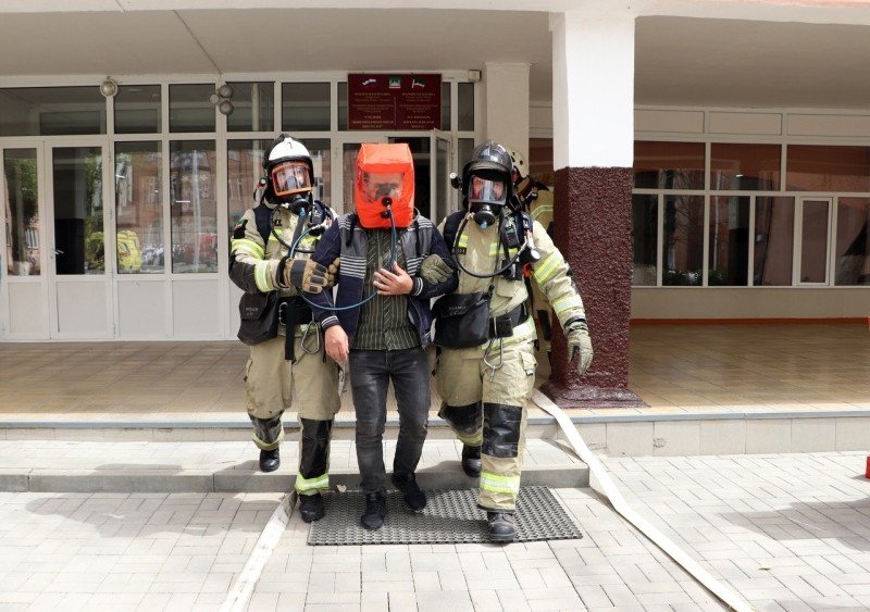 ЧЕЧНЯ. В Чеченской Республике с начала года сотрудники МЧС при пожарах спасли 87 человек
