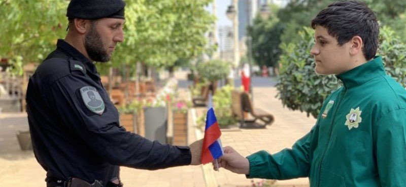 ЧЕЧНЯ. В чеченской столице прошла акция «Российский триколор — звучит гордо!»