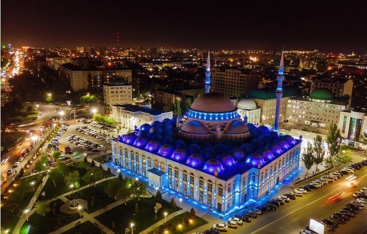 ДАГЕСТАН. Глава Ахтынского района поздравил с Днём единства народов Дагестана