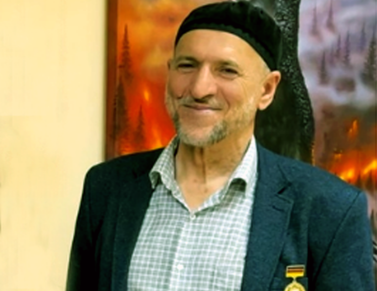 Хужожник и портретист Мухмад Ясханов