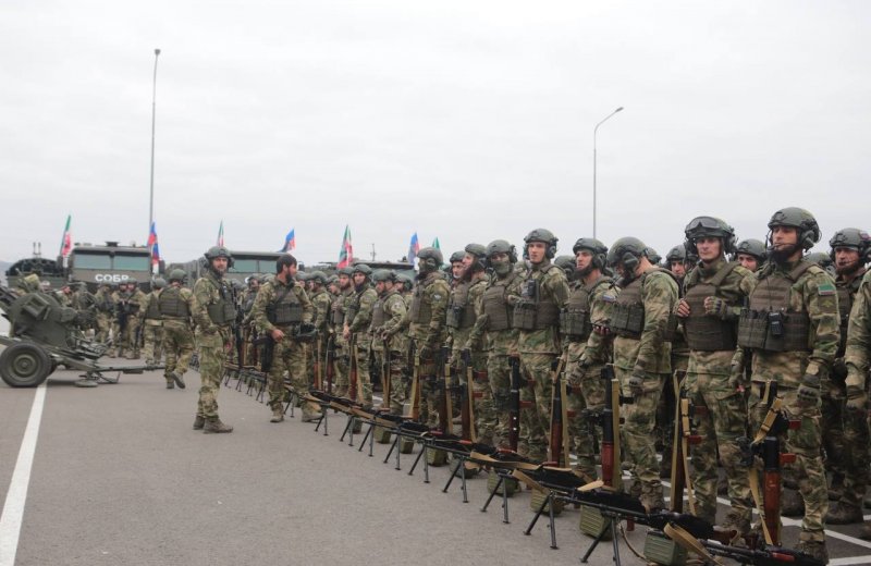 ЧЕЧНЯ. В честь юбилея Вл. Путина в республике прошло построение 20 тысяч военнослужащих