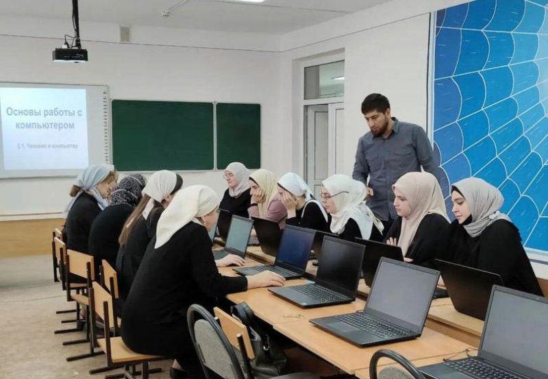 ЧЕЧНЯ. В школах -Мартановского р-на совершенствуют навыки использования современных технологий