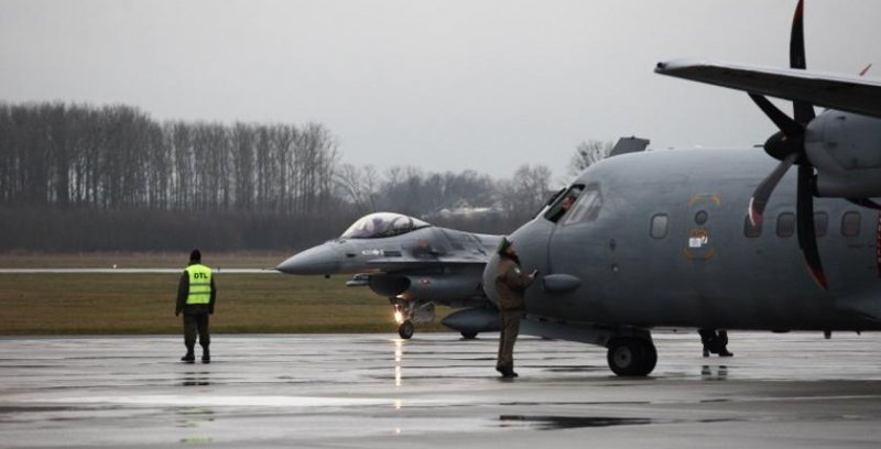 На украинской границе  зафиксирован массовый поток самолетов НАТО
