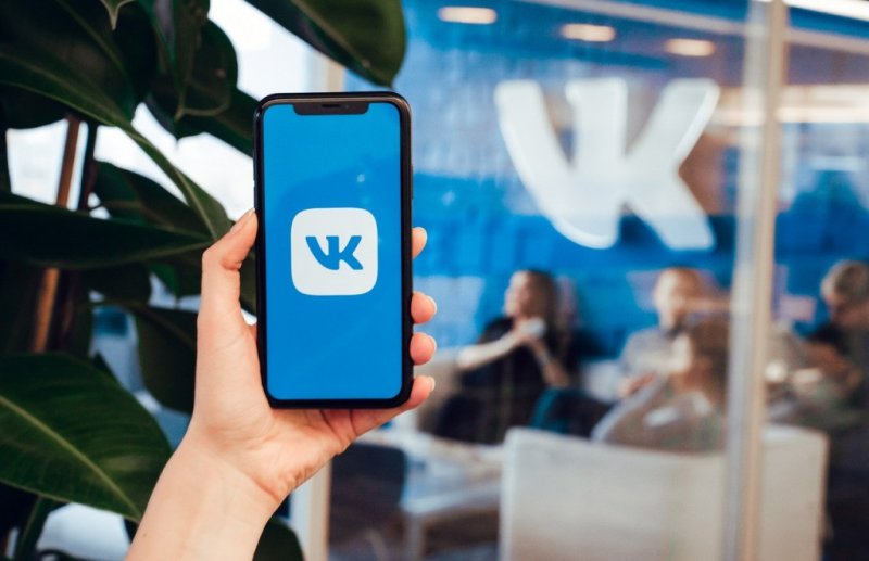 Приложения VK вернули в App Store