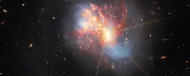 Телескоп James Webb сделал снимок взаимодействующих галактик на расстоянии 270 млн световых лет