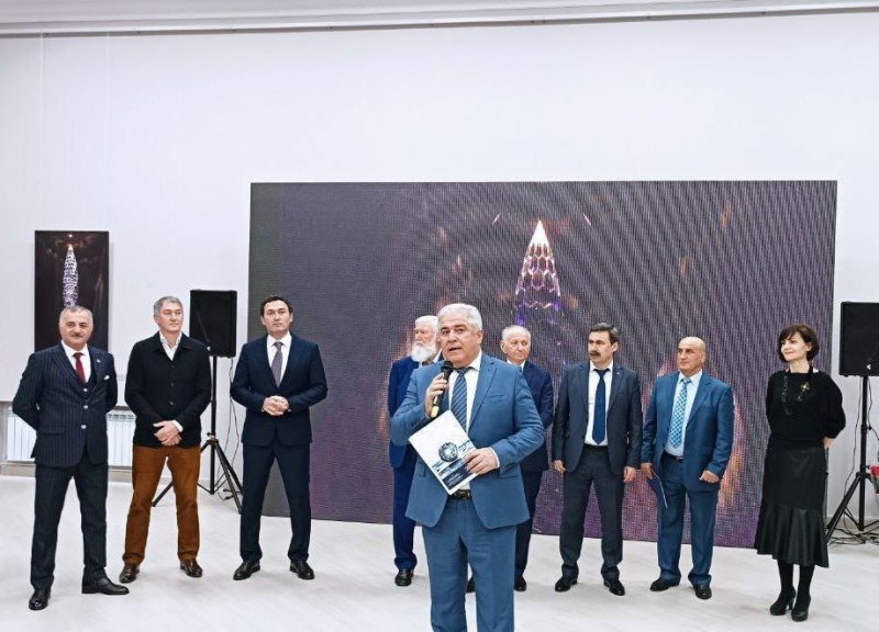 КБР. В музеях Нальчика заработала выставка автора самой высокой вазы в мире