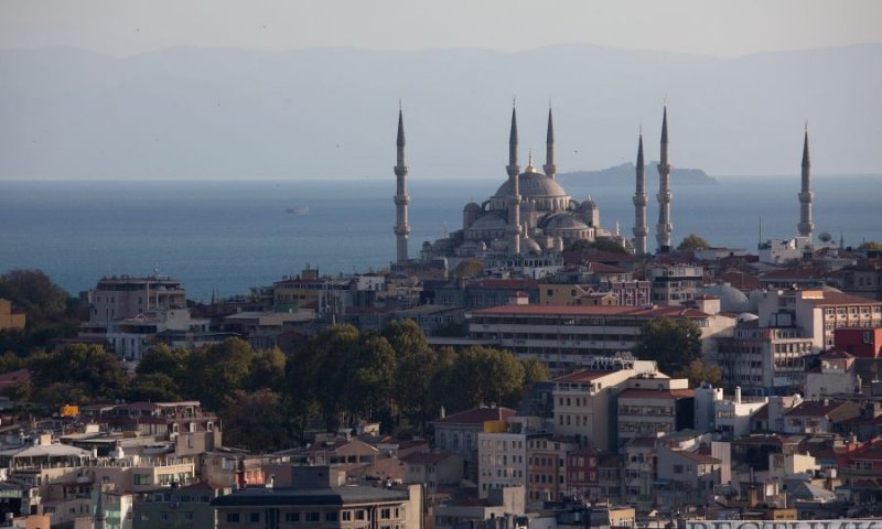 В Стамбуле введен запрет на публичные мероприятия на улице Истикляль