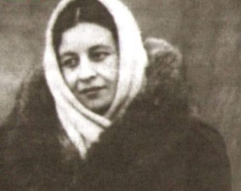 ЧЕЧНЯ.  Первая чеченская женщина - переводчица Курумова Бата (Хава)