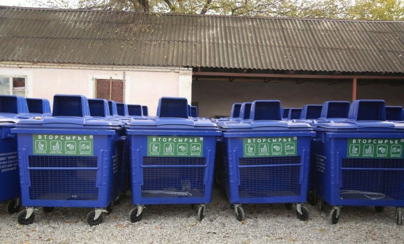 ЧЕЧНЯ. В Курчалоевском районе обновляют мусорные контейнеры