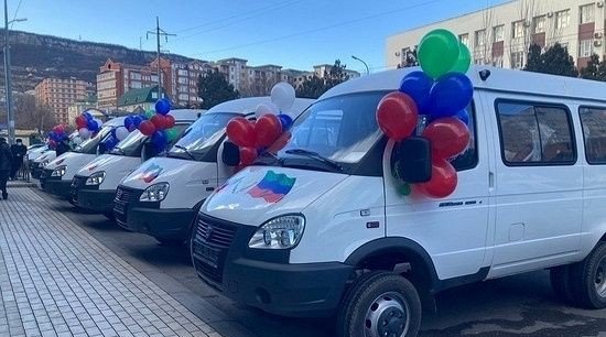 ДАГЕСТАН. Шесть многодетных семей Дагестана получили микроавтобусы