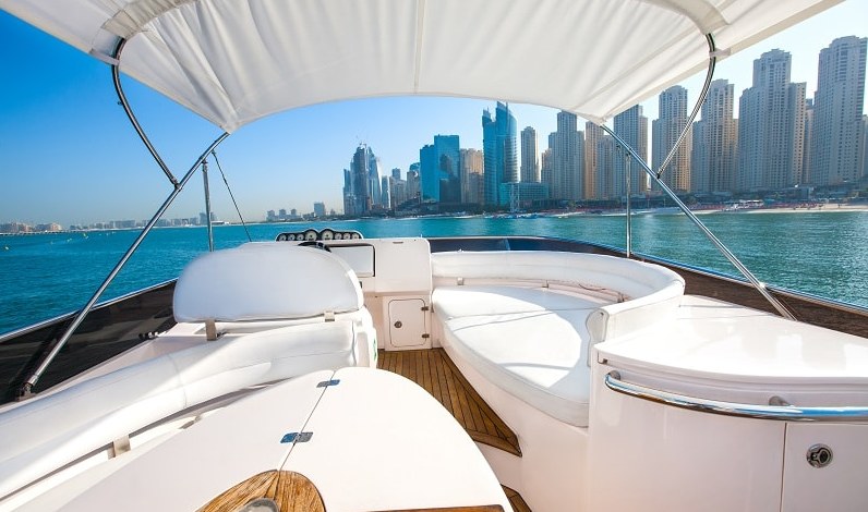 Прогулки на яхте в Дубае