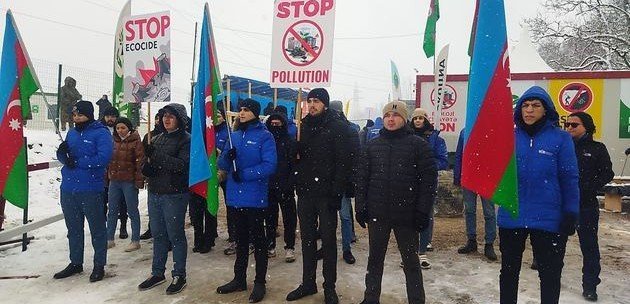 АЗЕРБАЙДЖАН. Экоактивисты продолжают акцию на дороге Ханкенди-Лачин