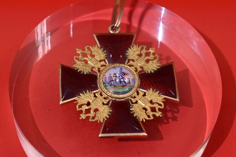 ЧЕЧНЯ. Какой он - Орден Александра Невского, которым наградили Рамзана Кадырова?