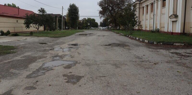 ЧЕЧНЯ.  В  2023 году  в  Грозном  в рамках дорожного нацпроекта отремонтируют улицу Поповича