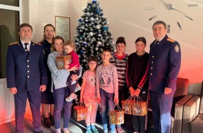 КБР. Сотрудники следственного управления региона поздравили детей из Донбасса