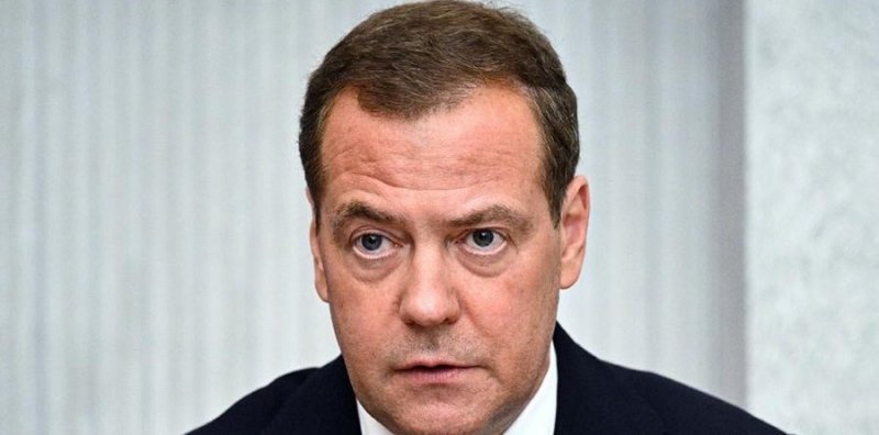 Зампред Совбеза РФ Д. Медведев: Без оружия НАТО и денег Запада Украина не просуществует и дня