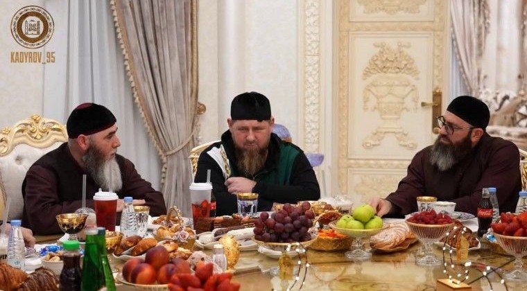 ЧЕЧНЯ. Рамзан Кадыров пригласил на ифтар известных религиозных деятелей республики