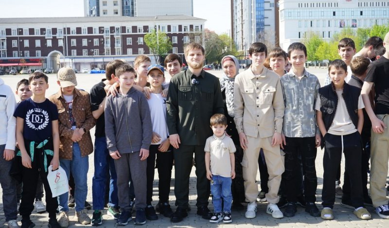 ЧЕЧНЯ. Ахмат Кадыров наградил участников акции «Утренний намаз»