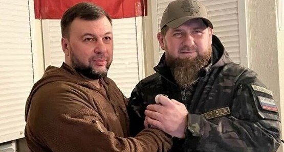 ЧЕЧНЯ. Глава Чеченской республики Рамзан Кадыров приехал в Мариуполь, чтобы поднять боевой дух бойцов.