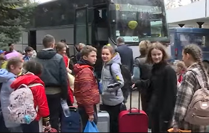 КБР.  В Кабардино-Балкарию прибыла первая группа детей из Донбасса