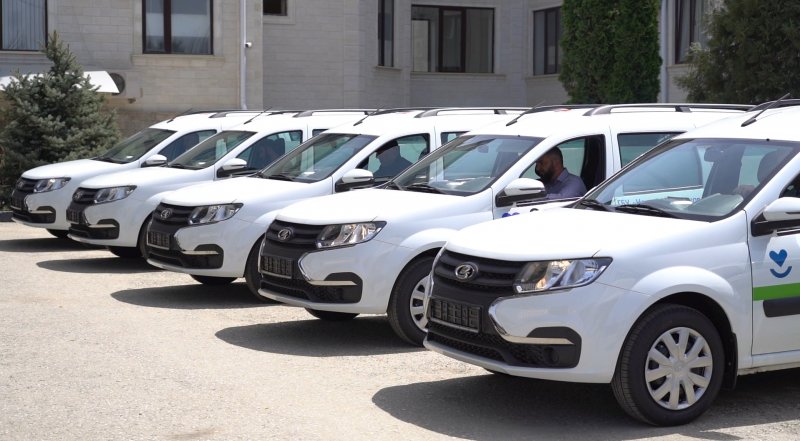 ЧЕЧНЯ. 8 медучреждений региона получили новые санитарные автомобили