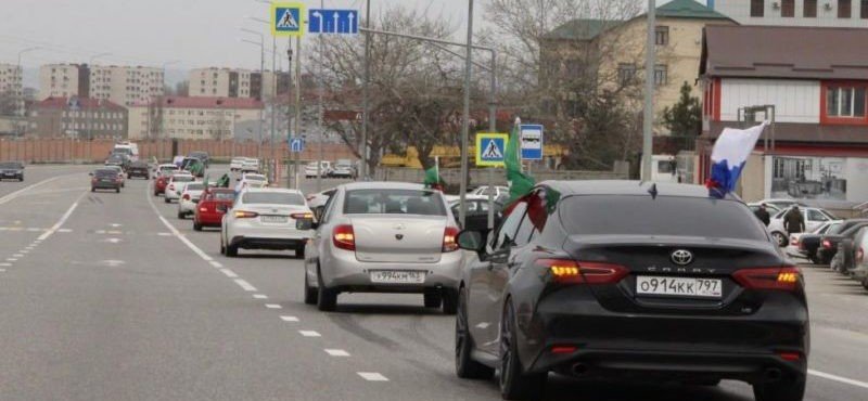 ЧЕЧНЯ. В Грозном прошел женский автопробег в поддержку спецоперации на Украине