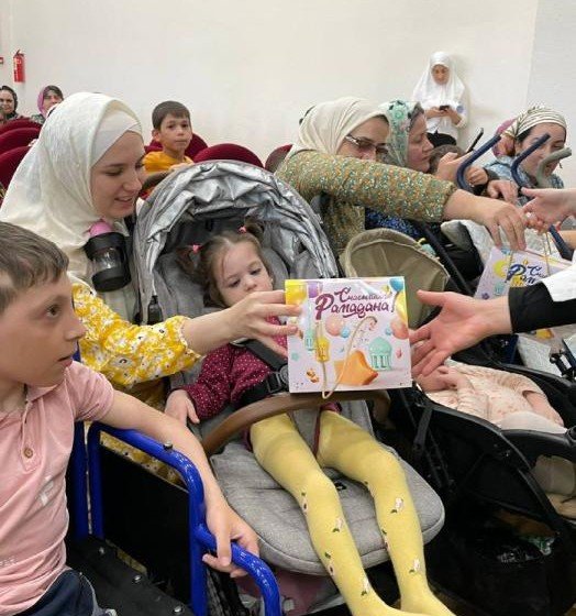 ЧЕЧНЯ. В Грозном в честь Ид-аль-Фитр прошла акция для детей с ОВЗ