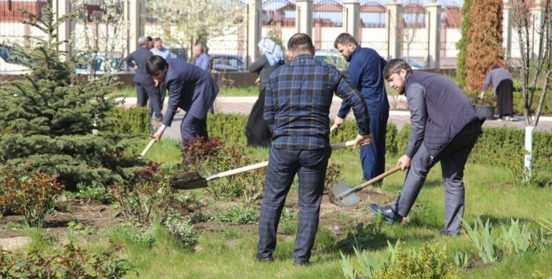 ЧЕЧНЯ. В Минавтодоре продолжаются весенние субботники