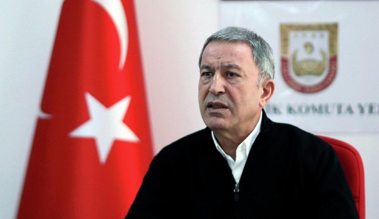 Глава Минобороны Турции надеется в ближайшие дни на встречу Путина и Зеленского
