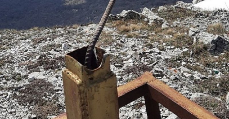 КРЫМ. Вандалы уничтожили поклонный крест на вершине горы Эклизи-Бурун в Крыму
