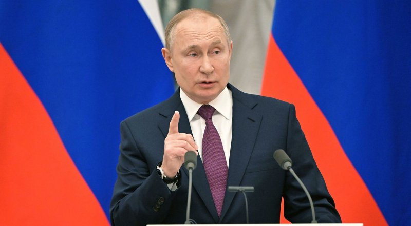 Вл. Путин поддержал идею исполнять в школах гимн России