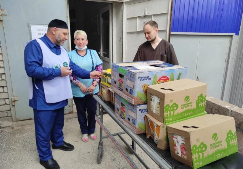 ЧЕЧНЯ. Фонд Кадырова передал Алчевской городской больнице продукты питания