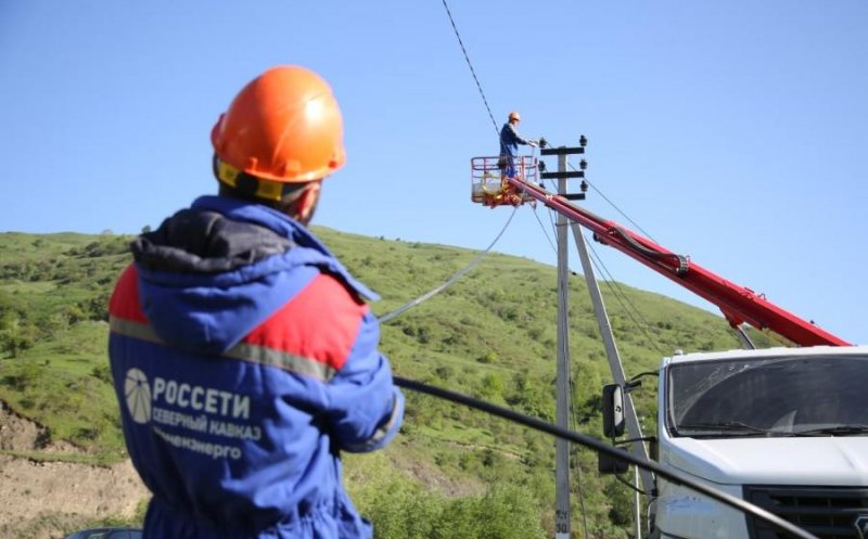 ЧЕЧНЯ. Энергетики завершают перенос воздушных ЛЭП в высокогорном селении Итум-Кали